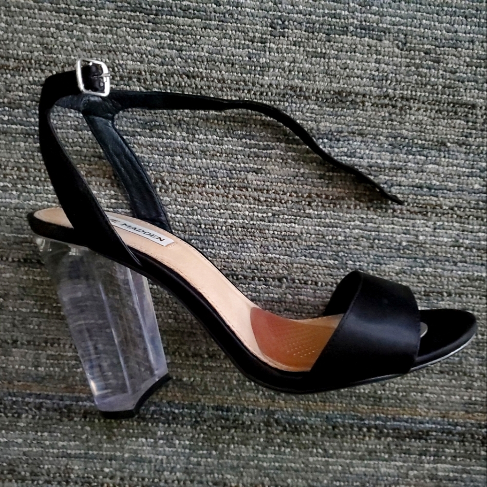Womens Size 9, Steven Madden Black Sstin Shoes